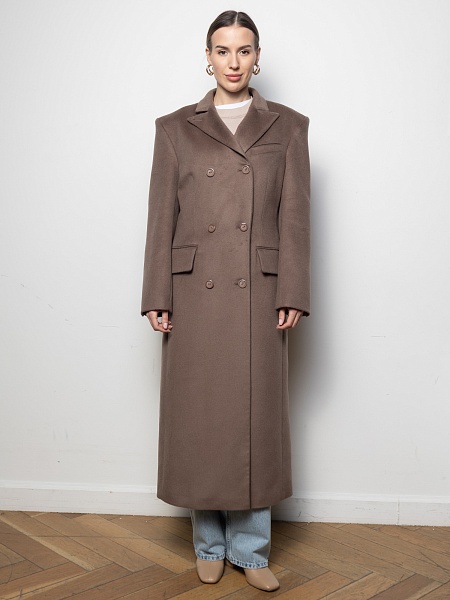 Пальто с расширенной линией плеч