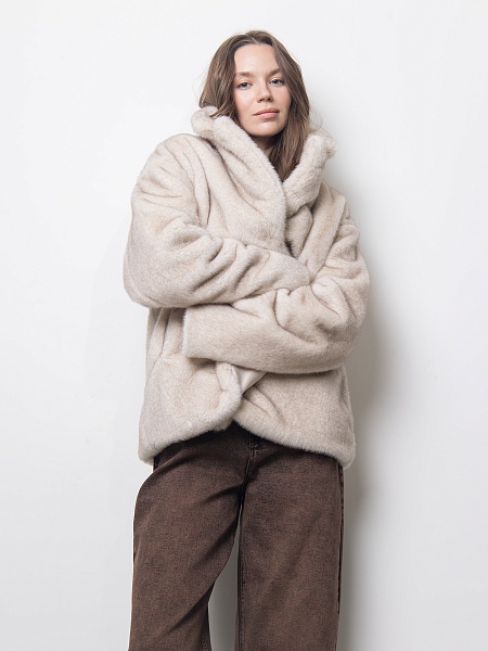 Укороченная шуба из экомеха