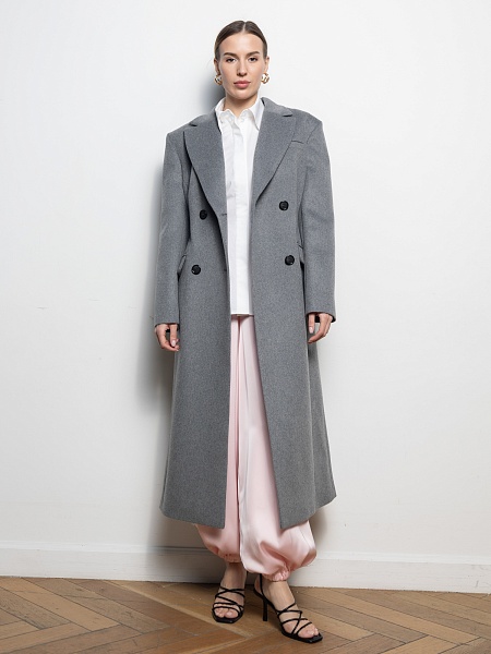 Двубортное пальто приталенного силуэта